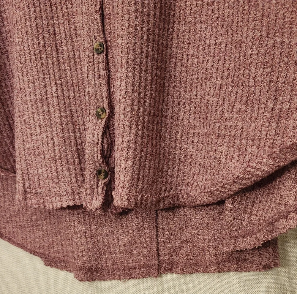 Urban Outfitters Cozy Waffle Knit Button-Up Oversized Small EUC - Picture 9 of 9